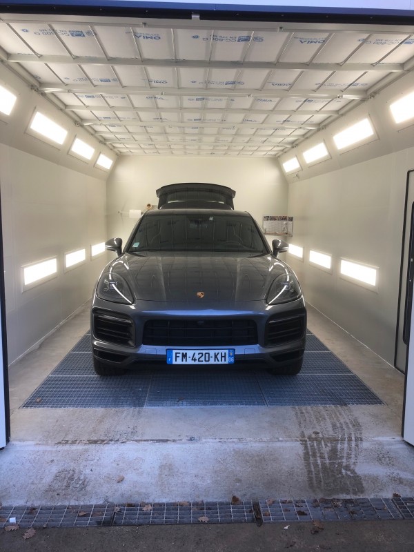 Découvrez notre nouvelle cabine de peinture à la carrosserie de la blaque d’aix